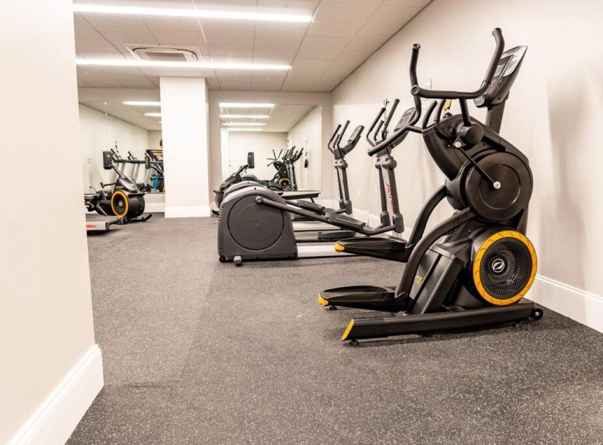 Hostwise Stays - The Washington At Chatham - Free Parking, Private Gym, Views! Apartment Pittsburgh