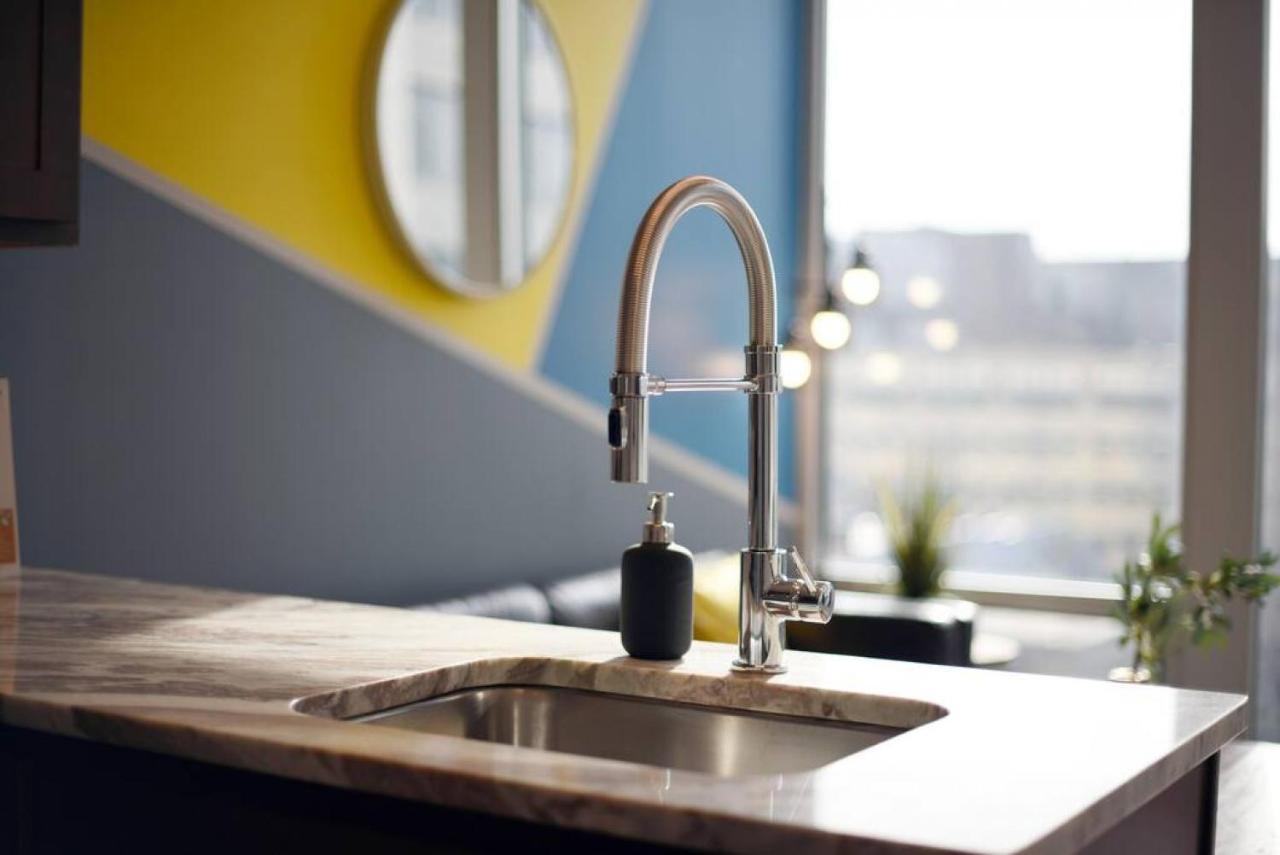Apartment Hostwise Stays - The Washington At Chatham - Free Parking, Private Gym, Views! *