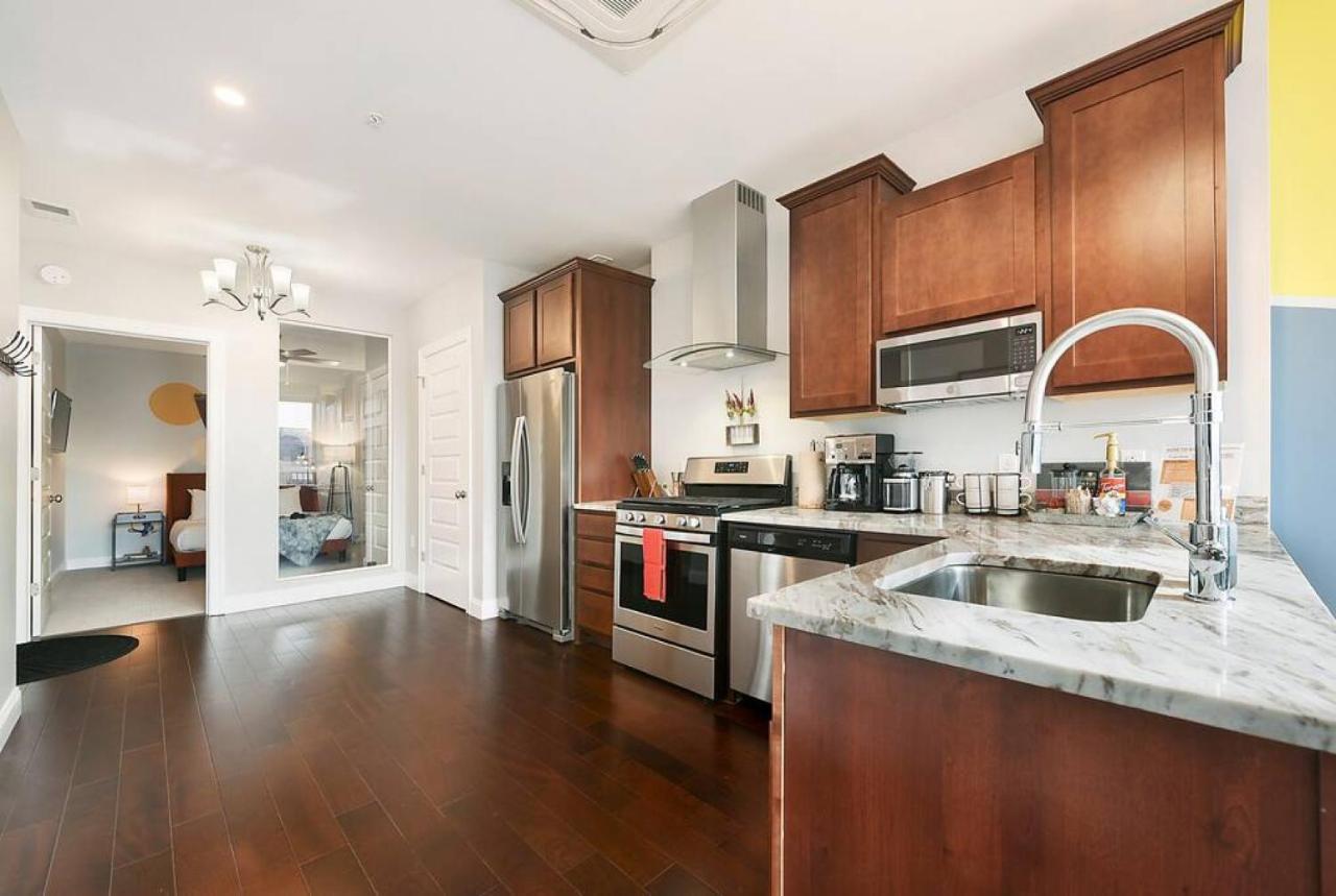 Hostwise Stays - The Washington At Chatham - Free Parking, Private Gym, Views! Apartment