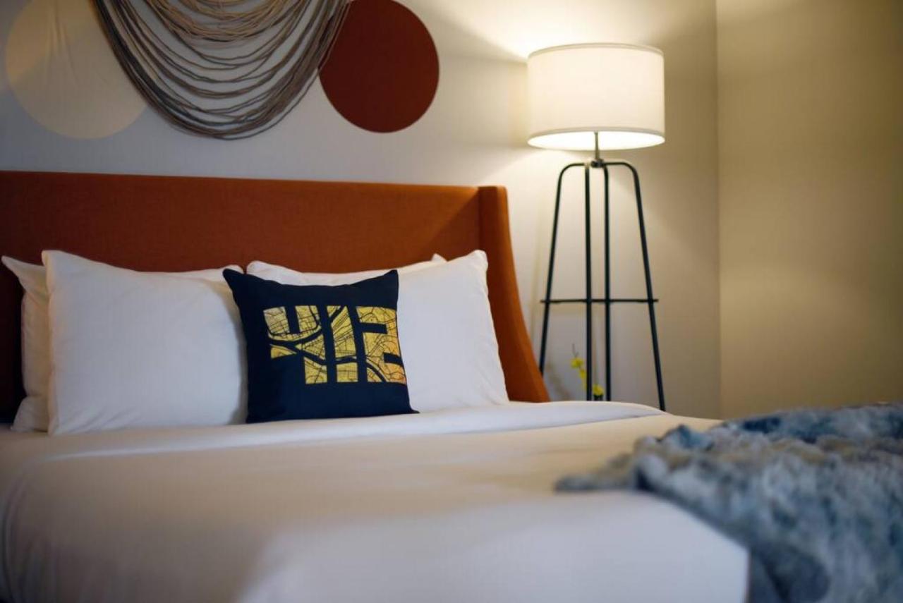 Hostwise Stays - The Washington At Chatham - Free Parking, Private Gym, Views!